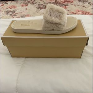 Micheal Kors Faux Fur Slides 8